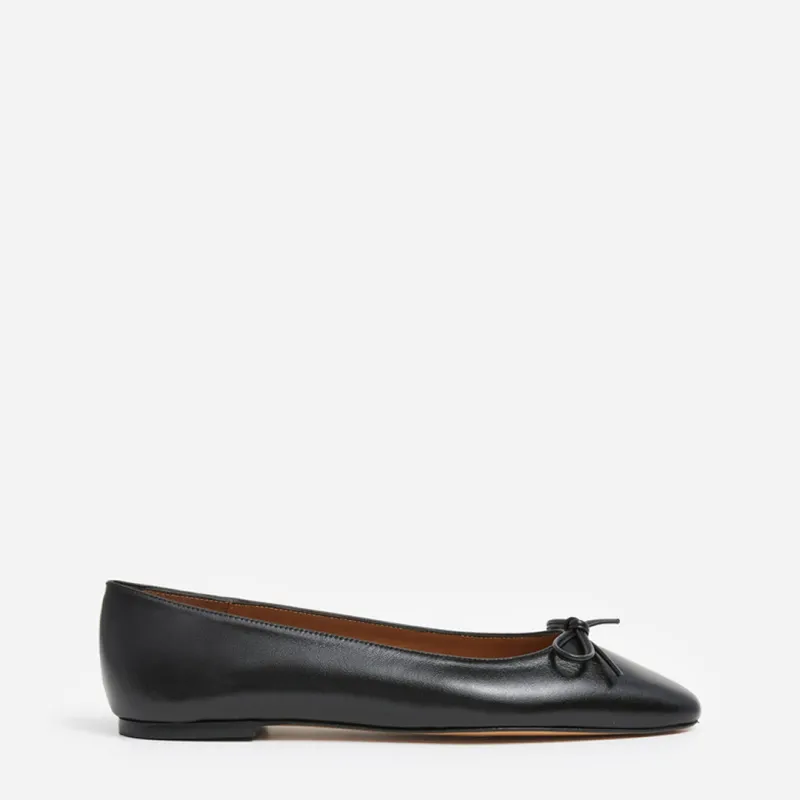 Bodil Leather Black made by Flattered
