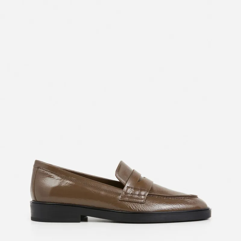Sara Leather Khaki made by Flattered