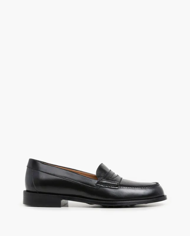 Sage Leather Black made by Flattered