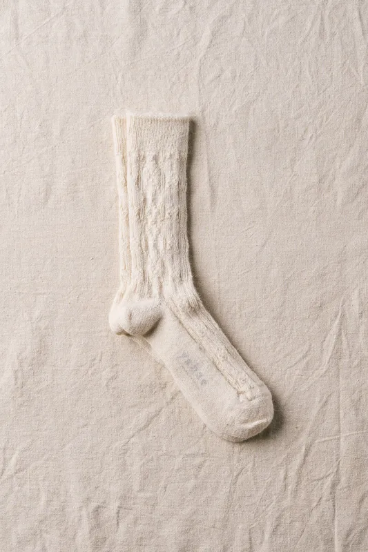 Alpaca Cable Pattern Socks｜7-5008 | Natural made by yahae