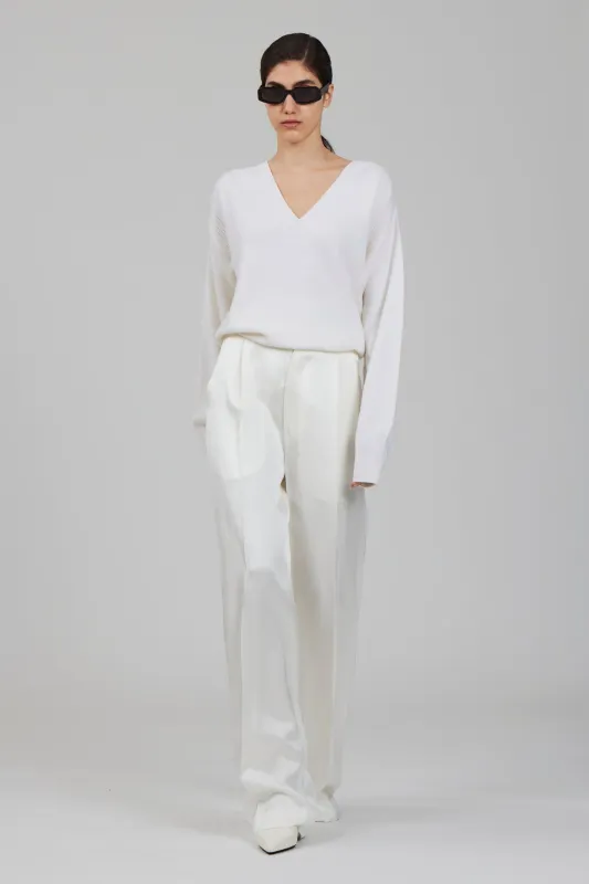 Lavinia v neck cashmere sweater made by SA SU PHI