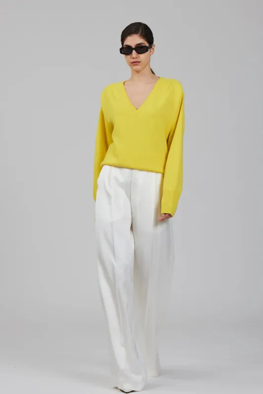 Lavinia v neck cashmere sweater made by SA SU PHI
