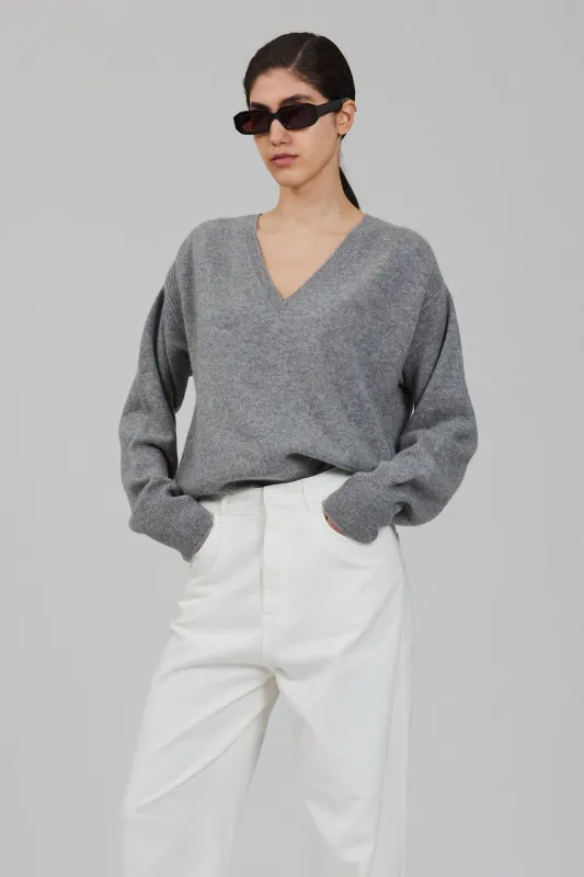 Lavinia v neck cashmere sweater made by SA SU PHI