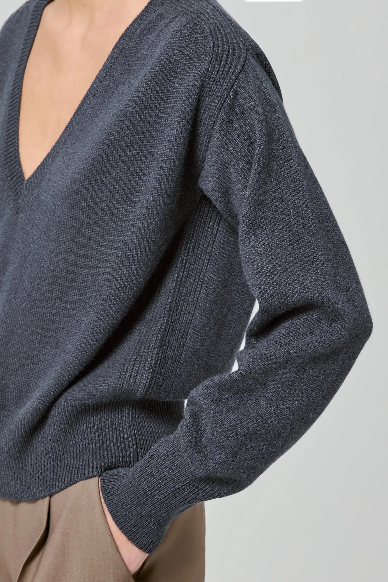 Lavinia v neck cashmere sweater sold by SA SU PHI product image thumbnail 4