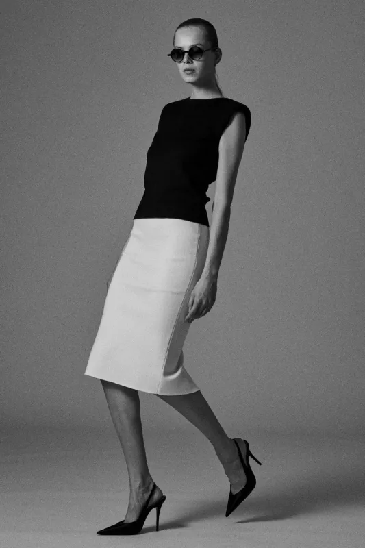 Sculpted shoulder top in black made by SA SU PHI