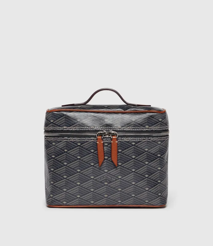 Many Days Toiletry Bag Signature Canvas Navy made by Metier