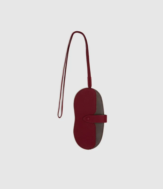 Glasses Case With Strap Soft Grain Rosso made by Metier