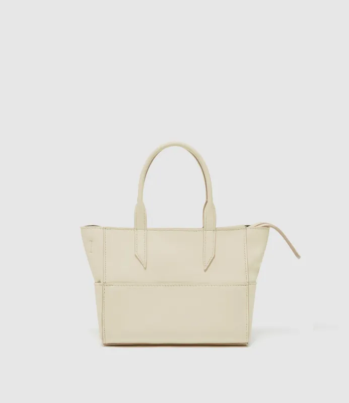Incognito 20 Smooth Calfskin White Sand made by Metier