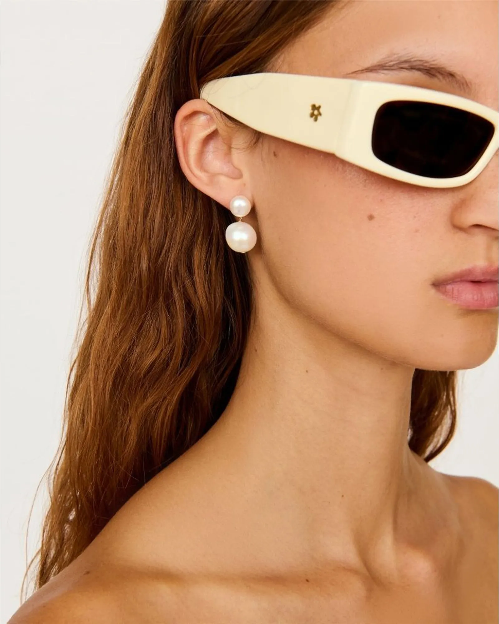 Sandra Earrings sold by éliou product image thumbnail 2