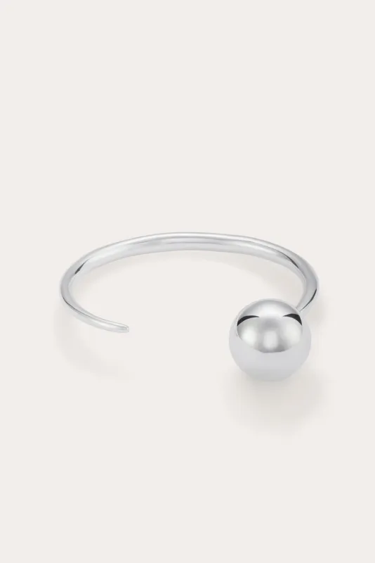 Point & Sphere Bangle Silver made by Liffner
