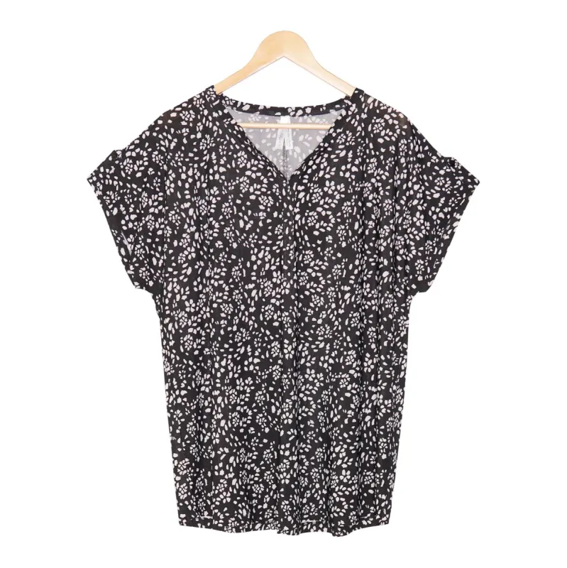 Women's Plus Short Sleeve Printed Henley Top sold by Giant Tiger