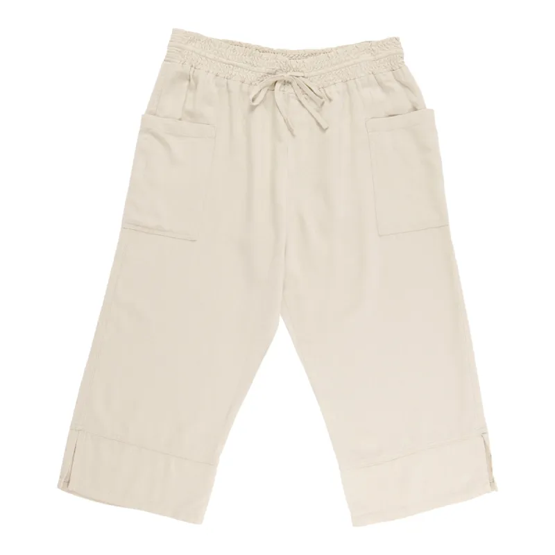 Classic Editions Women's Petite Linen Blend Capris sold by Giant Tiger