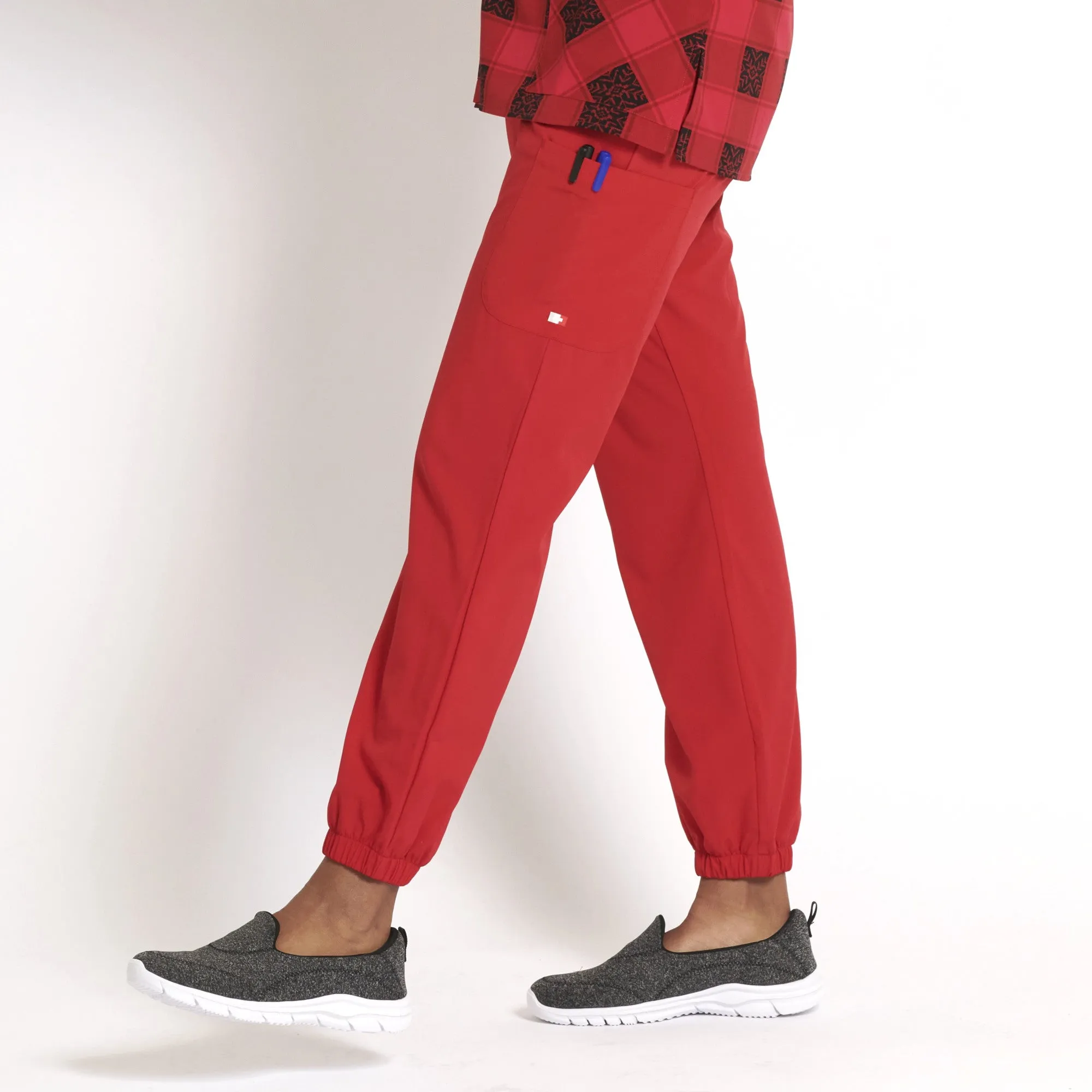 White Cross Women's Lite Tech Jogger Scrub Pants sold by Giant Tiger