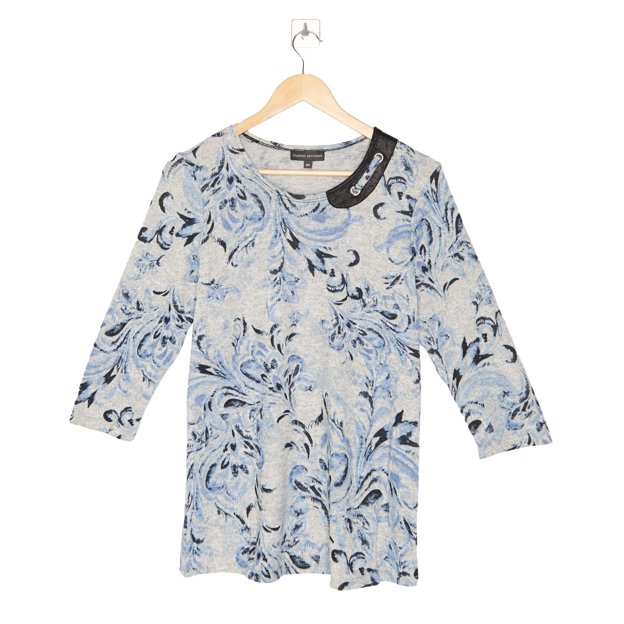 Classic Editions Women's Printed Sweaterknit Top sold by Giant Tiger product image thumbnail 3