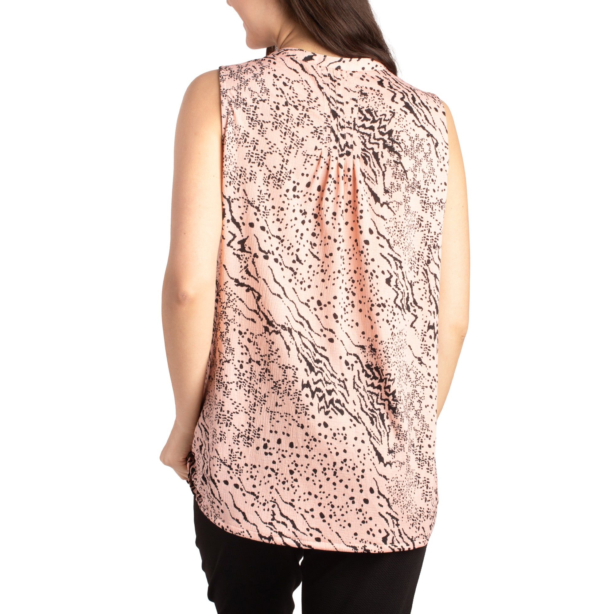 lily morgan Printed Pintuck Top sold by Giant Tiger product image thumbnail 4