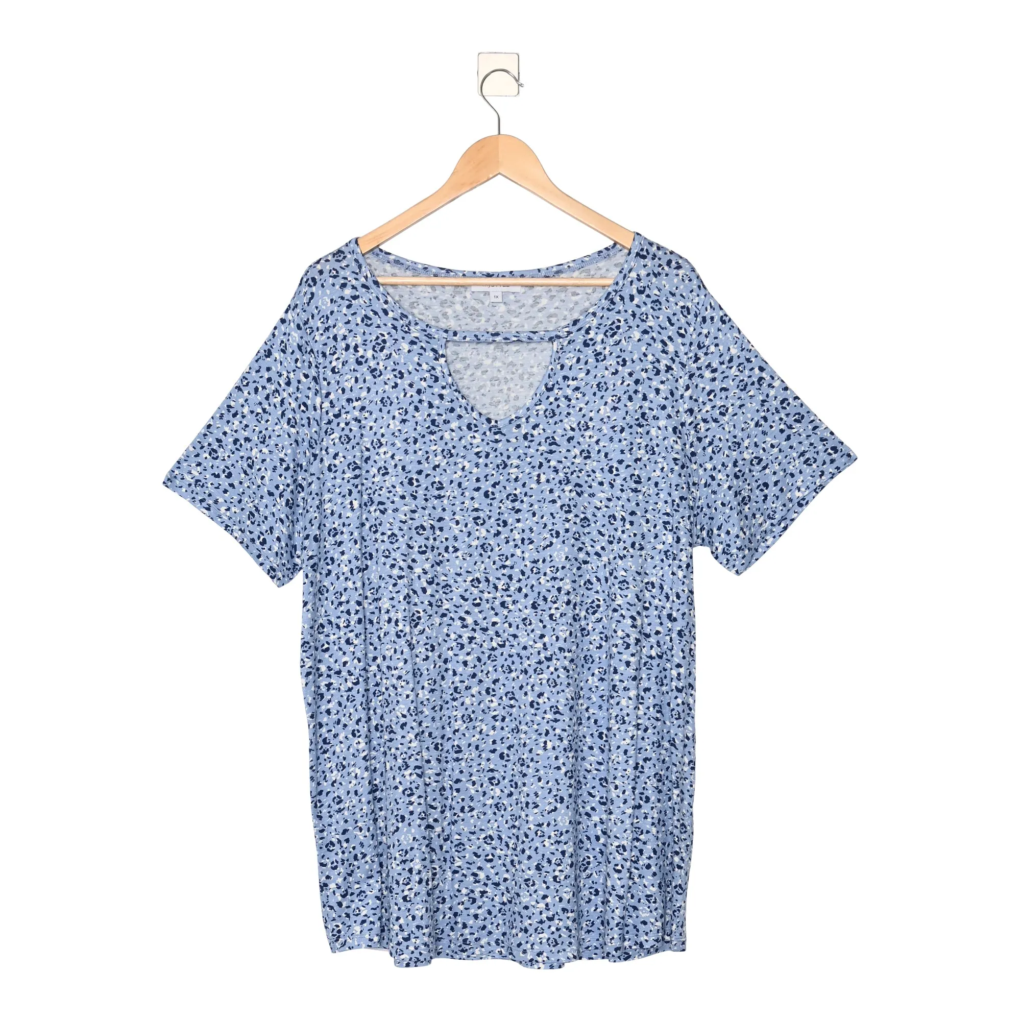 mySTYLE Women's Plus Cool Comfort Printed V-Neck Detail Top sold by Giant Tiger product image thumbnail 2