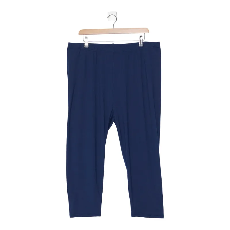 lily morgan Women's Plus Super Soft Capri Leggings sold by Giant Tiger
