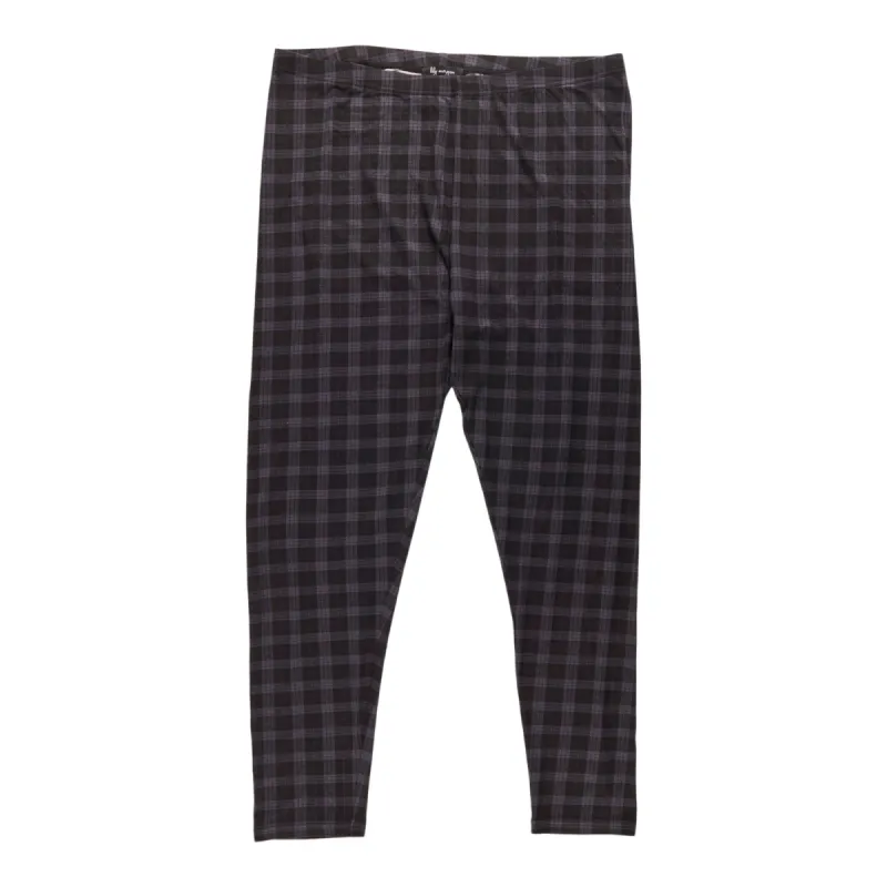 lily morgan Women's Plus Soft Touch Printed Leggings, Plaid sold by Giant Tiger