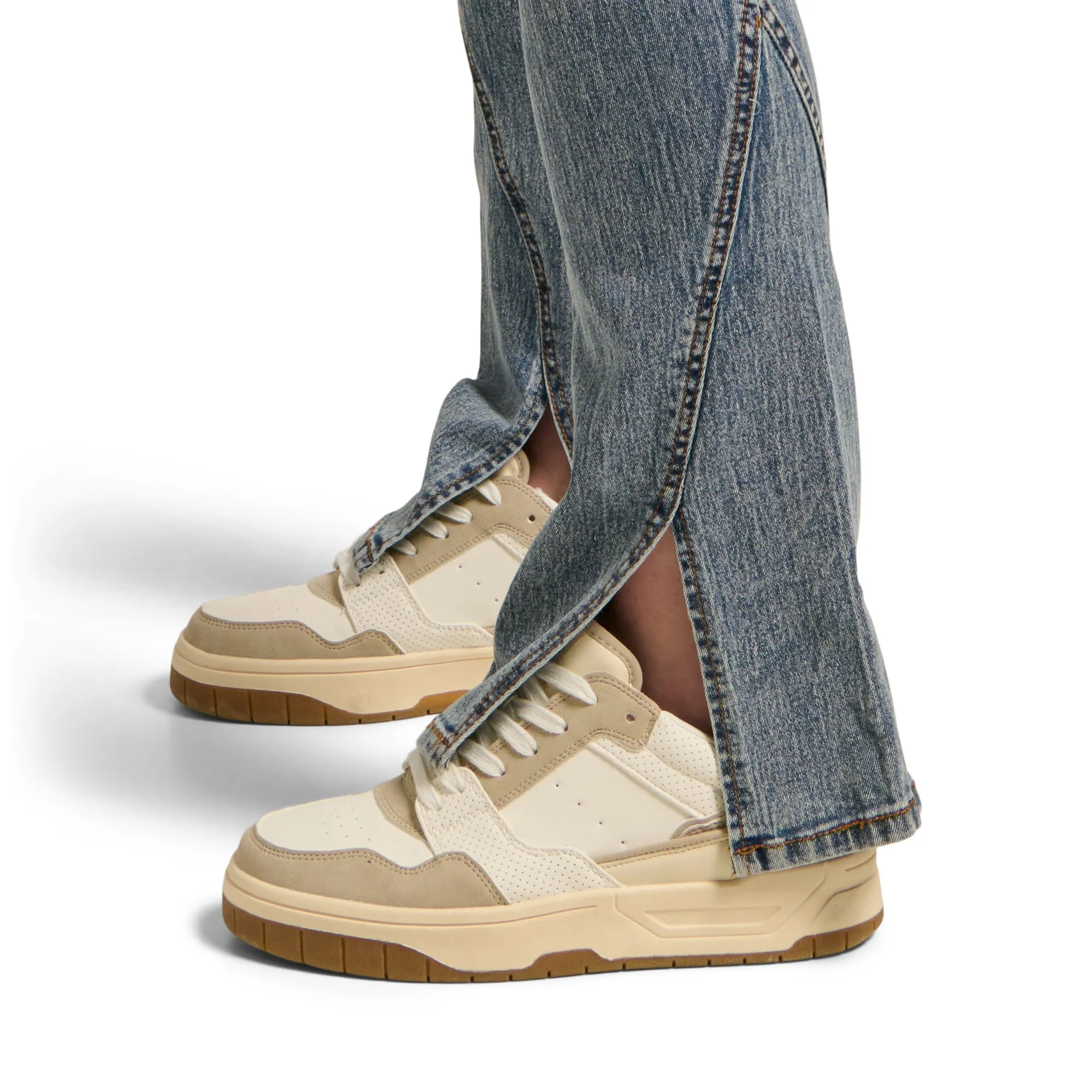 Women's Bell Leg High-Rise Jeans sold by Giant Tiger product image thumbnail 3