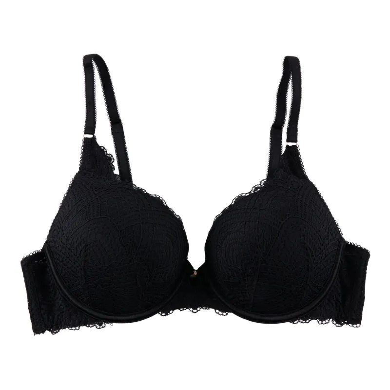 Carisma Women's Push-Up Lace Bra sold by Giant Tiger