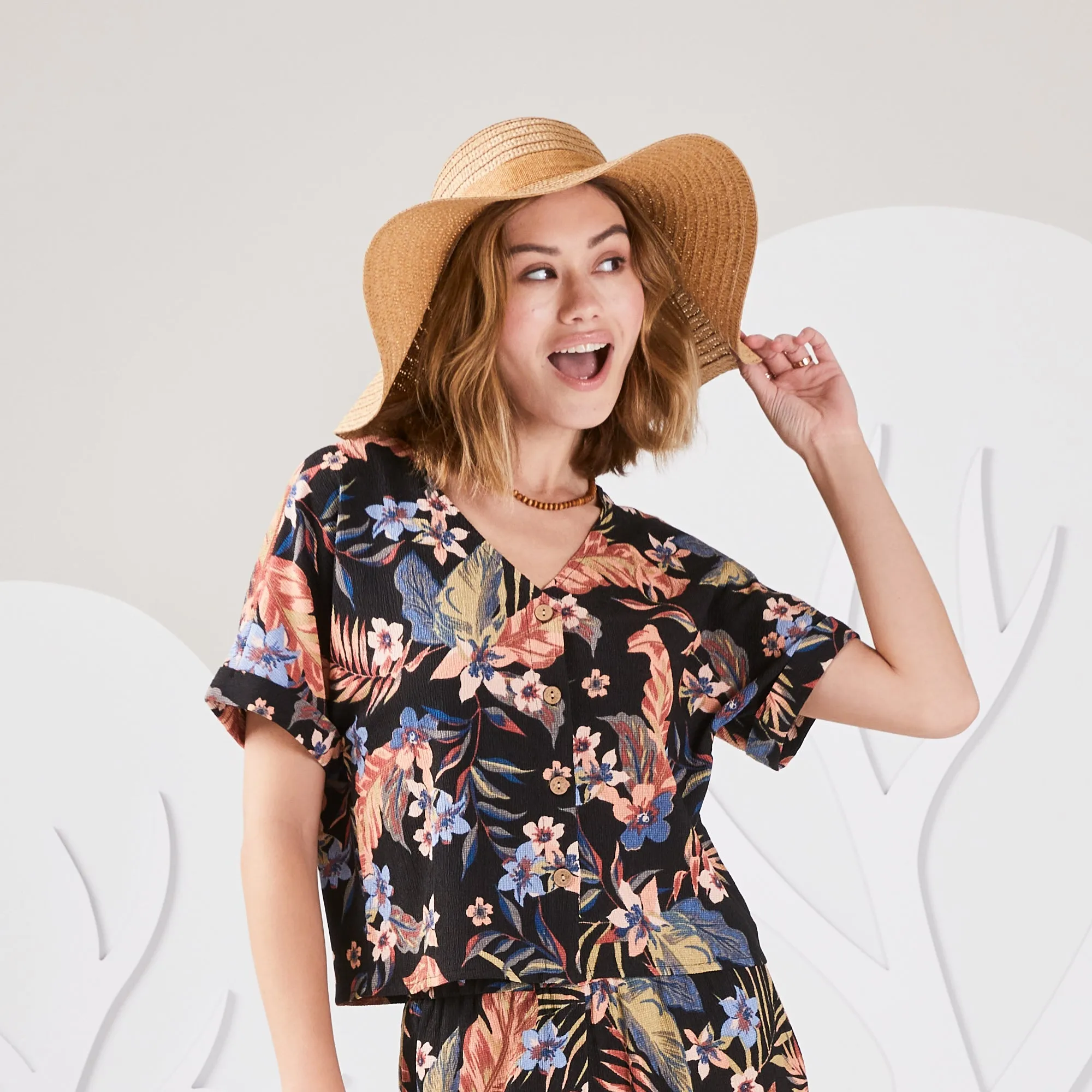 lily morgan Women's Crinkle Knit Blouse sold by Giant Tiger product image thumbnail 2