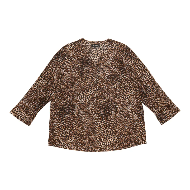 lily morgan Women's Plus Top with Flap Pockets sold by Giant Tiger