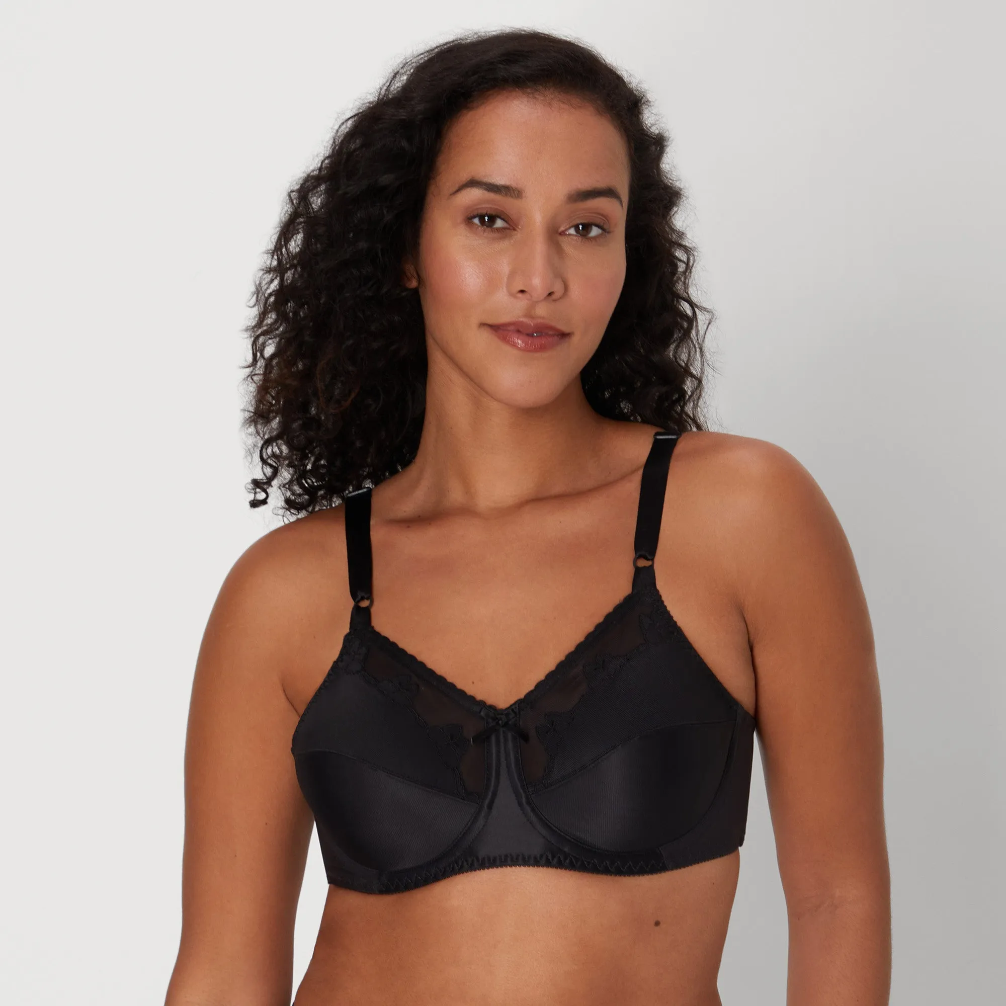 WonderBra Women's Boxed Bra sold by Giant Tiger product image thumbnail 2