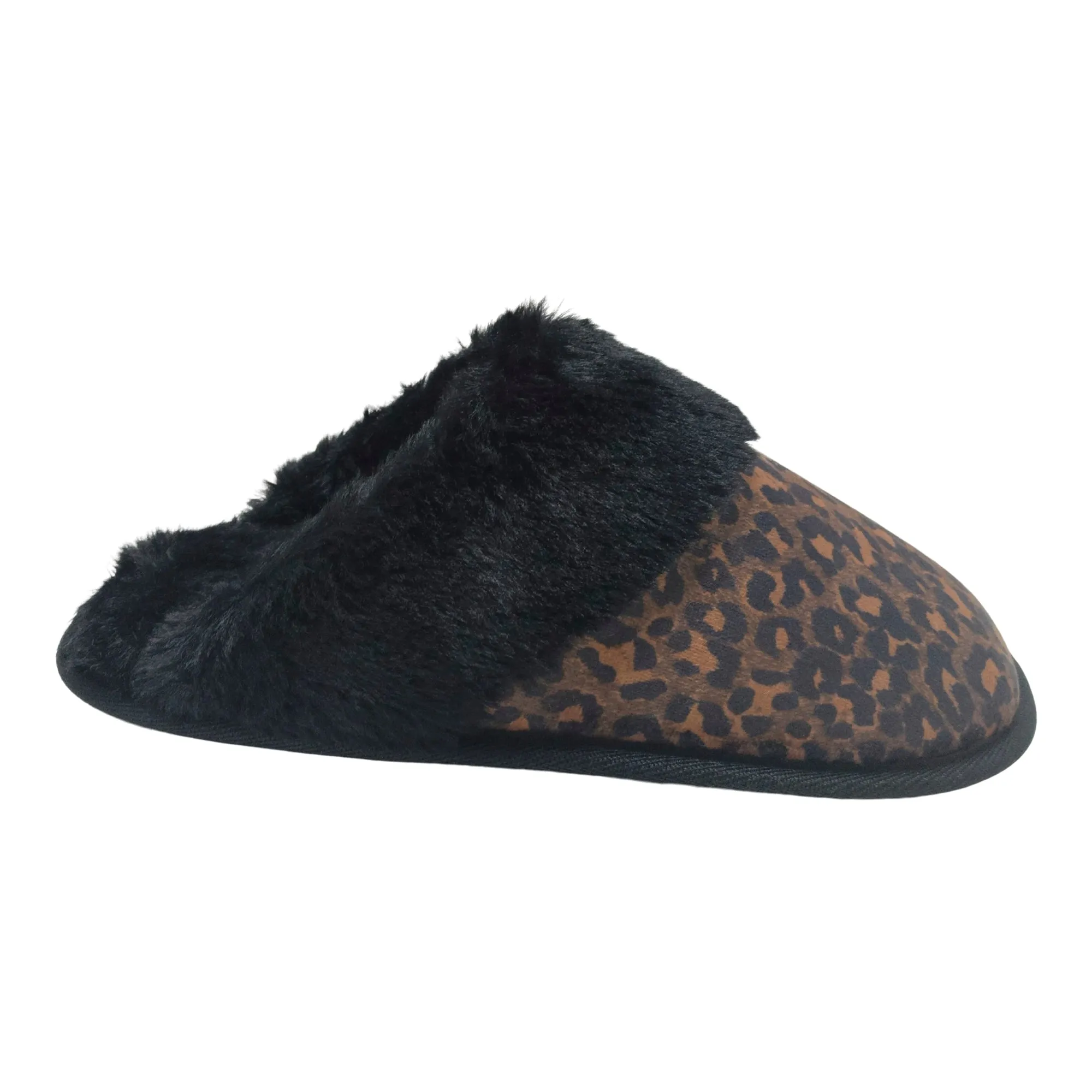Comfy Cozy Women's Cabin Scuff Slippers sold by Giant Tiger product image thumbnail 2