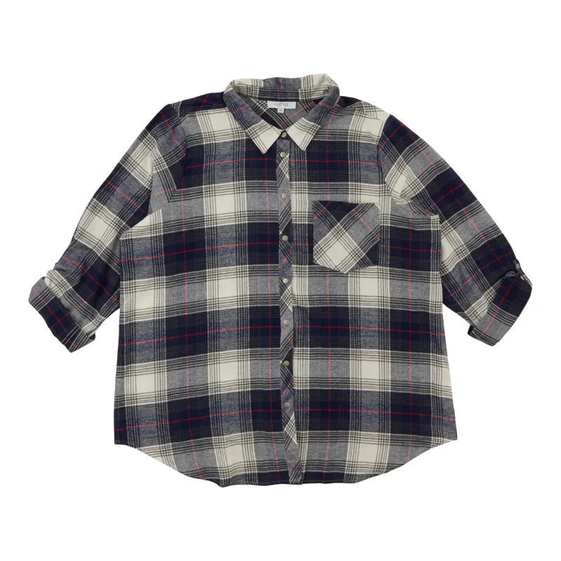 mySTYLE Women's Plus Flannel Snap Shirt sold by Giant Tiger
