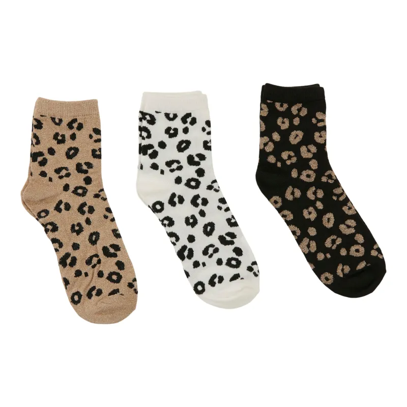 Carisma Women's Embellished Quarter Crew Socks, 3-Pack sold by Giant Tiger