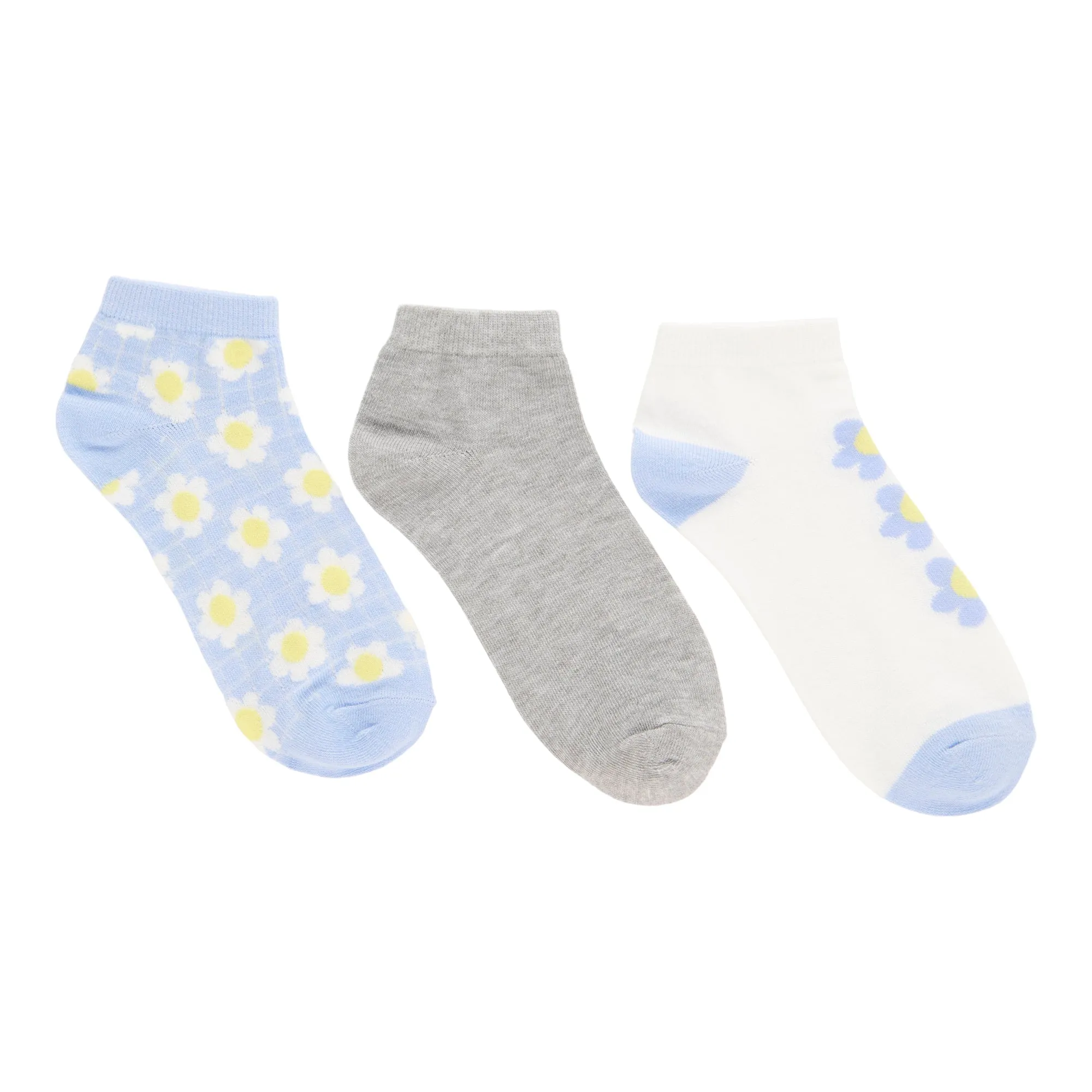 Carisma Women's Novelty Ankle Socks, 3-Pack sold by Giant Tiger product image thumbnail 5