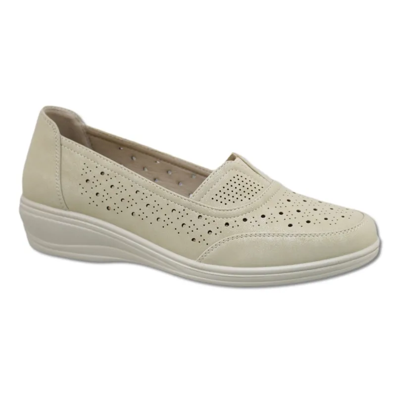 Classic Editions Women's Front Gore Slip-Ons made by Giant Tiger