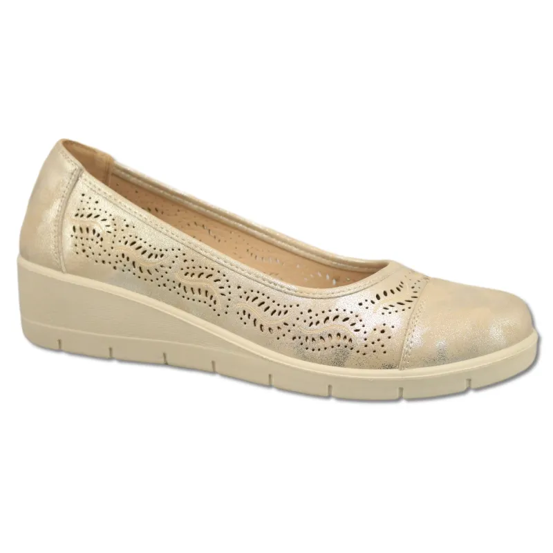 Classic Editions Women's Comfort Ballerina Flats made by Giant Tiger