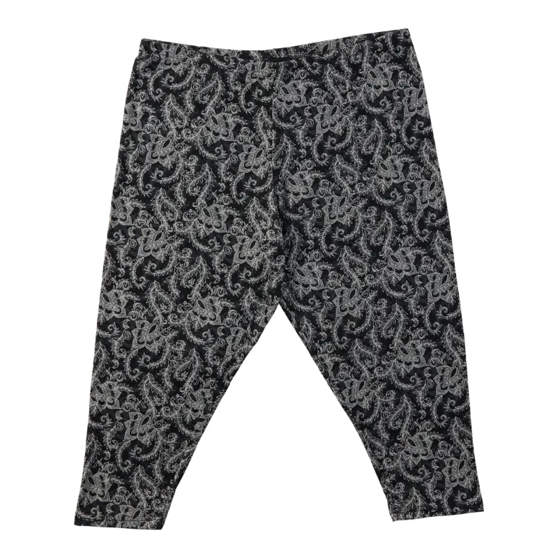 lily morgan Women's Plus All-Over Printed Slim Capri Leggings made by Giant Tiger