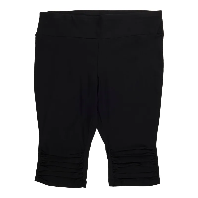 lily morgan Women's Plus Solid Ruched Knee Capris made by Giant Tiger