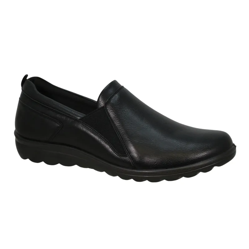 Classic Editions Women’s Comfort Twin Gore Slip-Ons made by Giant Tiger