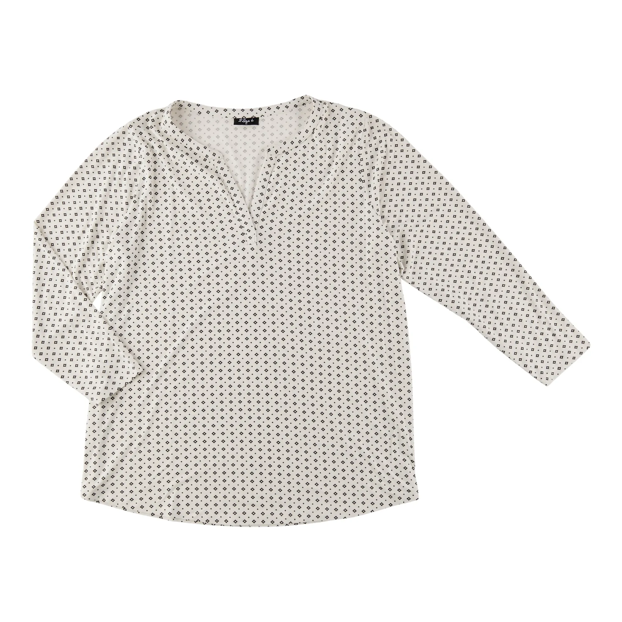 Women's Plus Printed Long Sleeve Split V-Neck Henley Top sold by Giant Tiger product image thumbnail 4