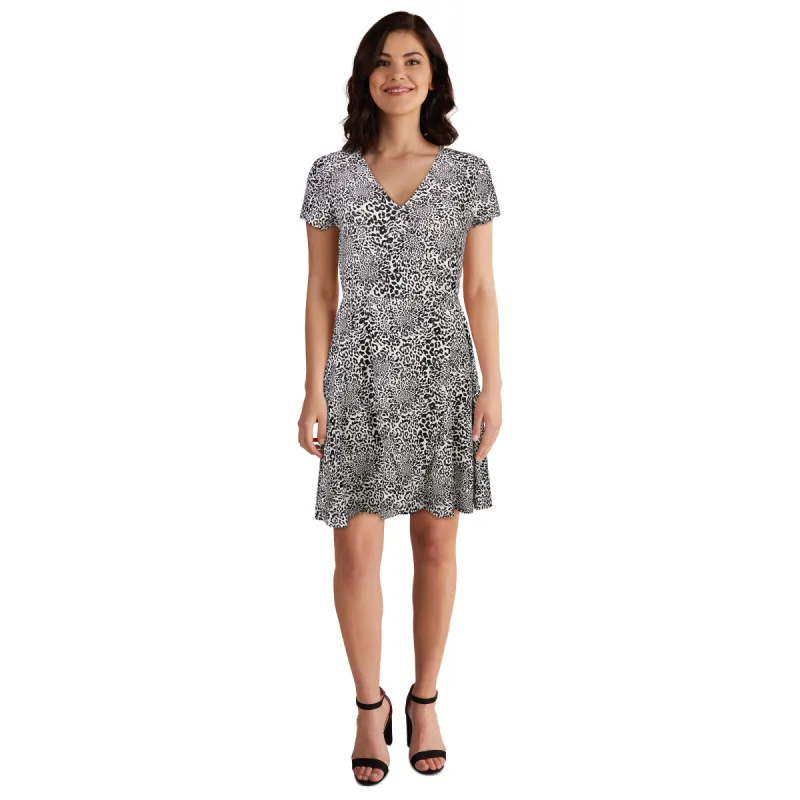lily morgan Women's Short Sleeve Printed Wrap Dress sold by Giant Tiger
