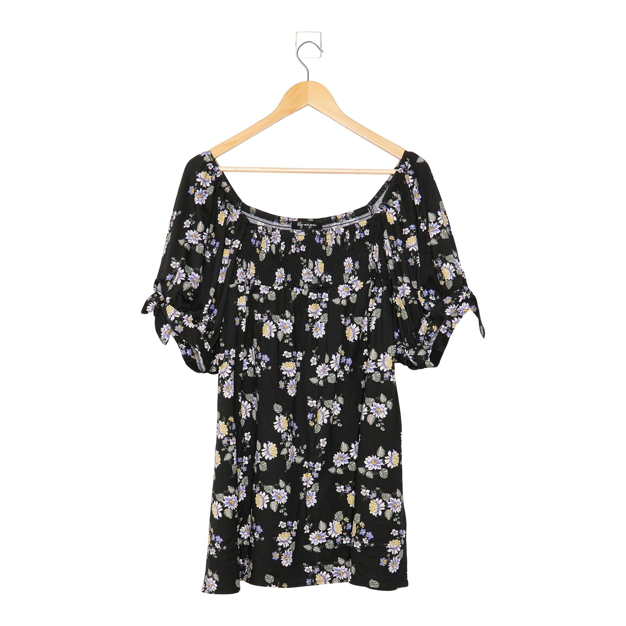 lily morgan Women's Plus Fashion Top sold by Giant Tiger