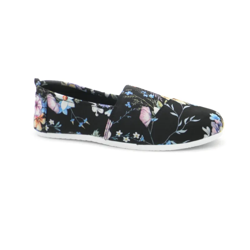 mySTYLE Women's Canvas Espadrilles sold by Giant Tiger
