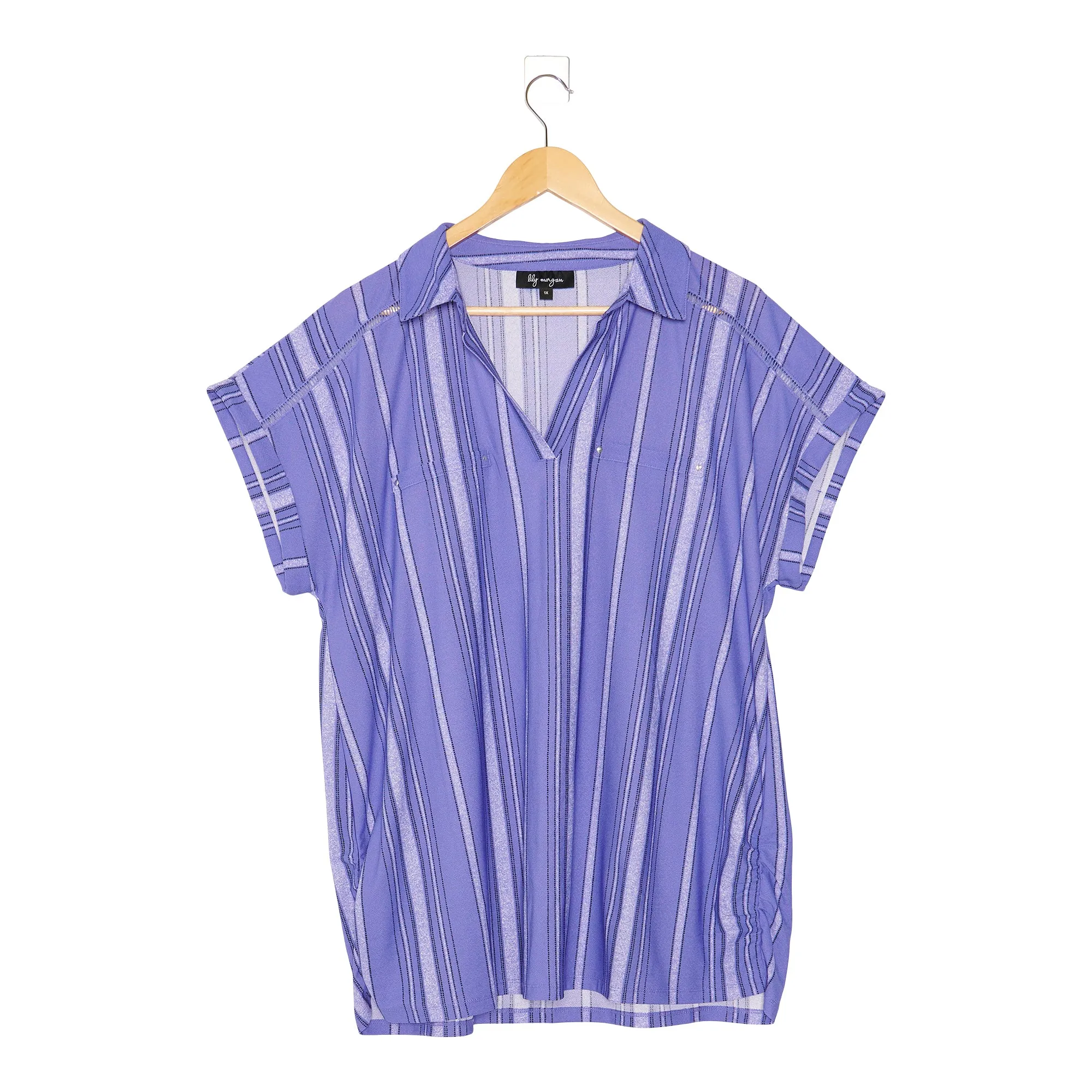 lily morgan Women's Plus Simply Chic Printed Collared V-Neck Top sold by Giant Tiger product image thumbnail 4