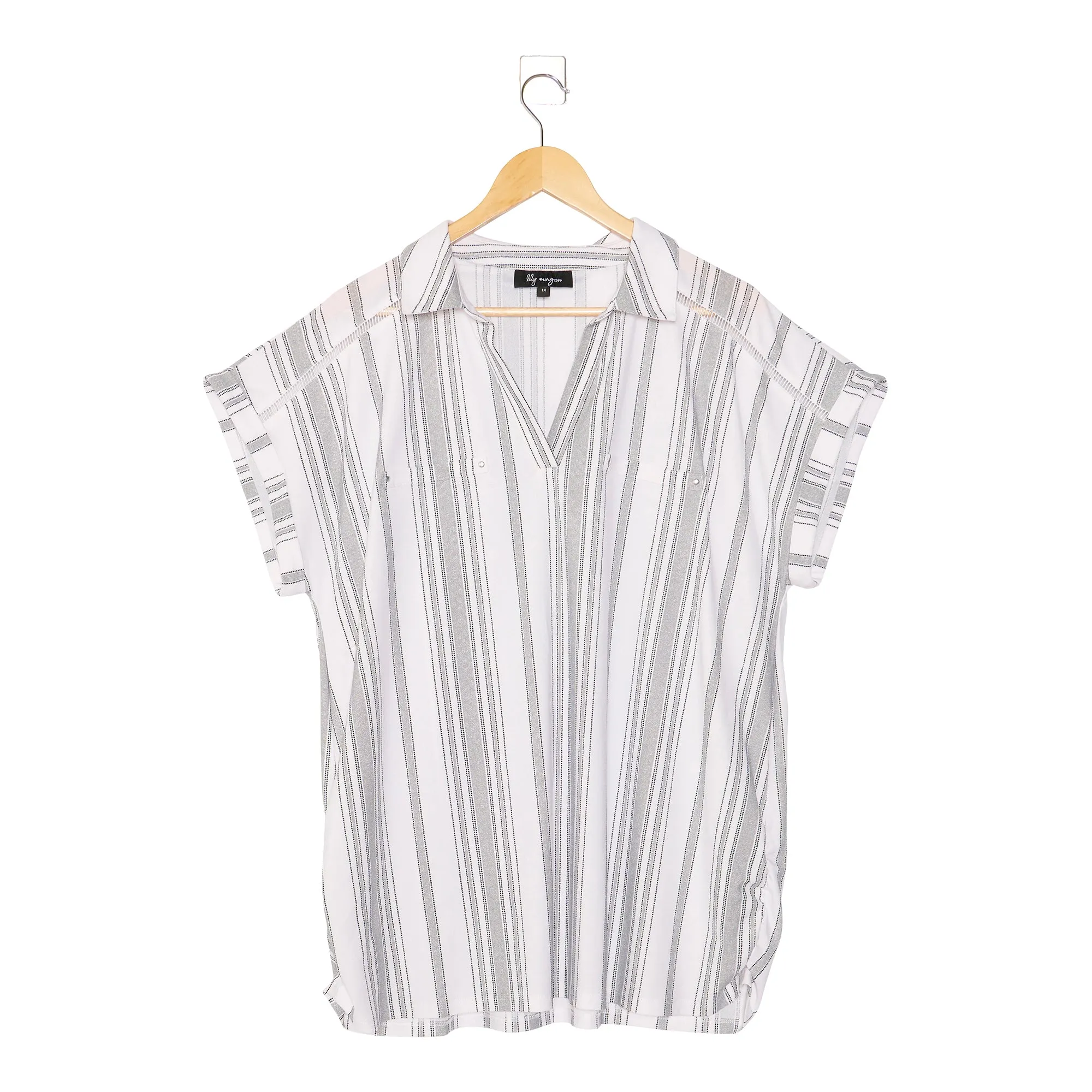 lily morgan Women's Plus Simply Chic Printed Collared V-Neck Top sold by Giant Tiger product image thumbnail 3