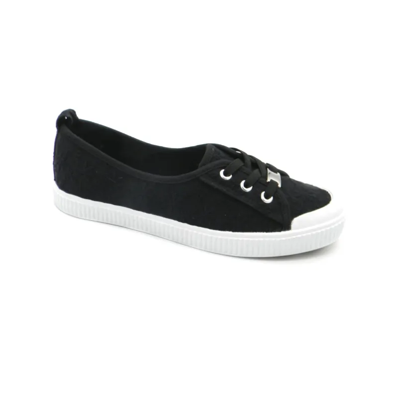 mySTYLE Women's 3-Eyelet Lace Up Shoes sold by Giant Tiger