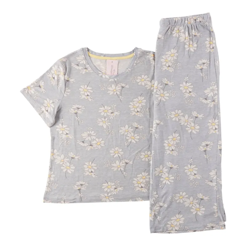 Women's Peachy Printed Capris Pyjama Set, 2-Piece sold by Giant Tiger