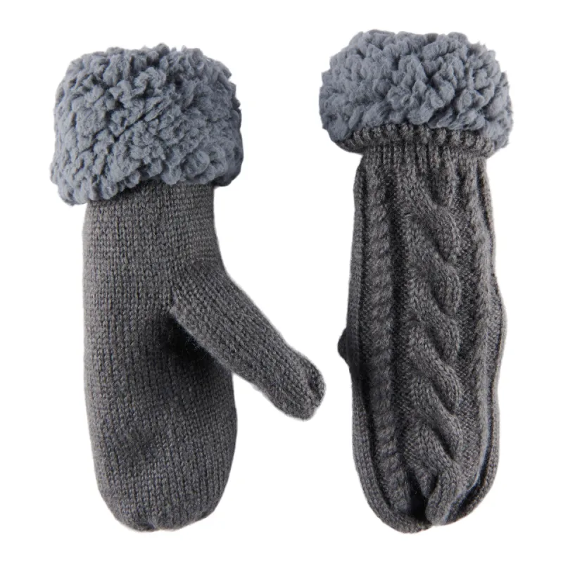 Snötek Women's Cable Mittens sold by Giant Tiger