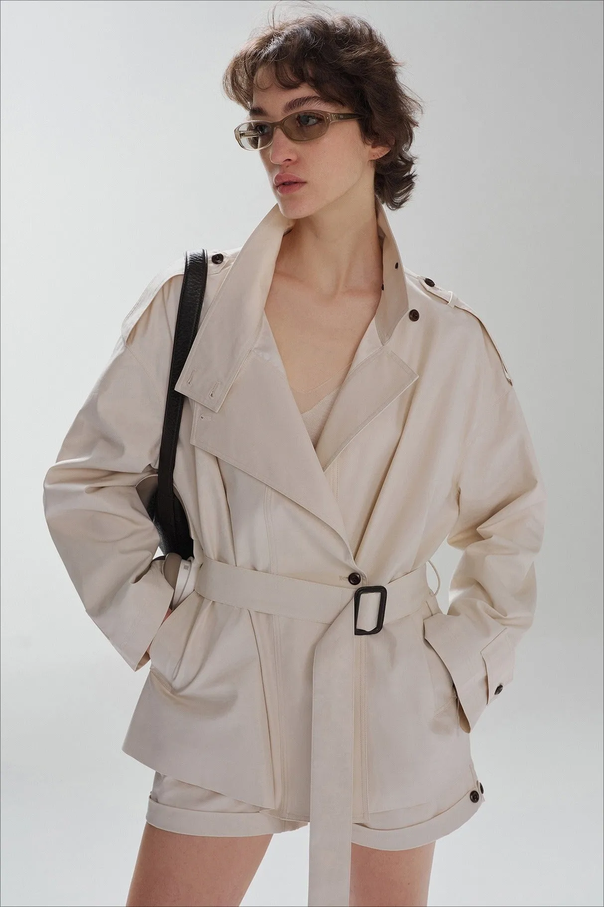 Cotton blend notched collar short trench | 2 color sold by Polyphonie product image thumbnail 2