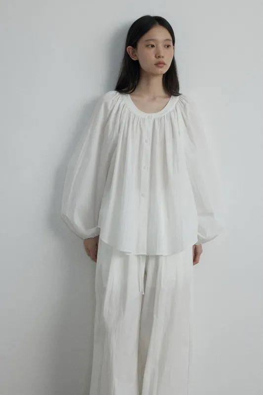 U-Neck Pleated Button-Down Long-Sleeve Shirt | 4 color made by Polyphonie