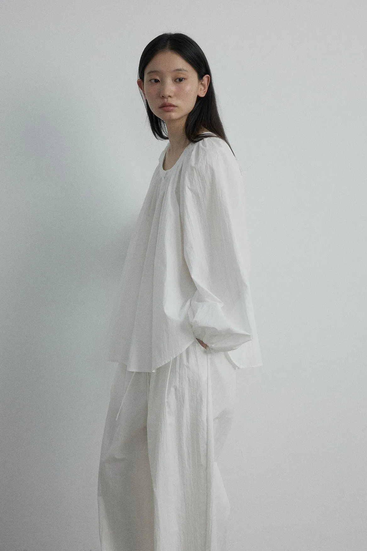 U-Neck Pleated Button-Down Long-Sleeve Shirt | 4 color sold by Polyphonie product image thumbnail 2