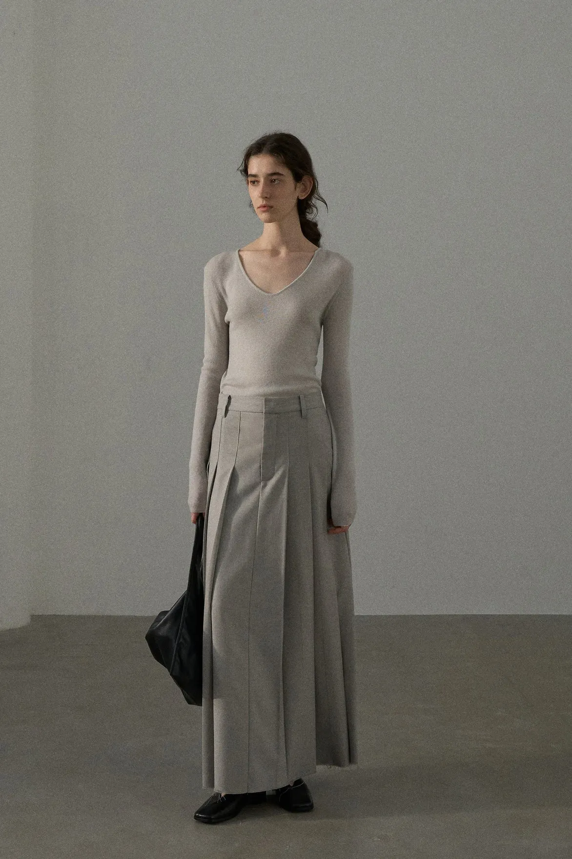Flattering pleated raw-edge finish A-line skirt | 4 color sold by Polyphonie product image thumbnail 2