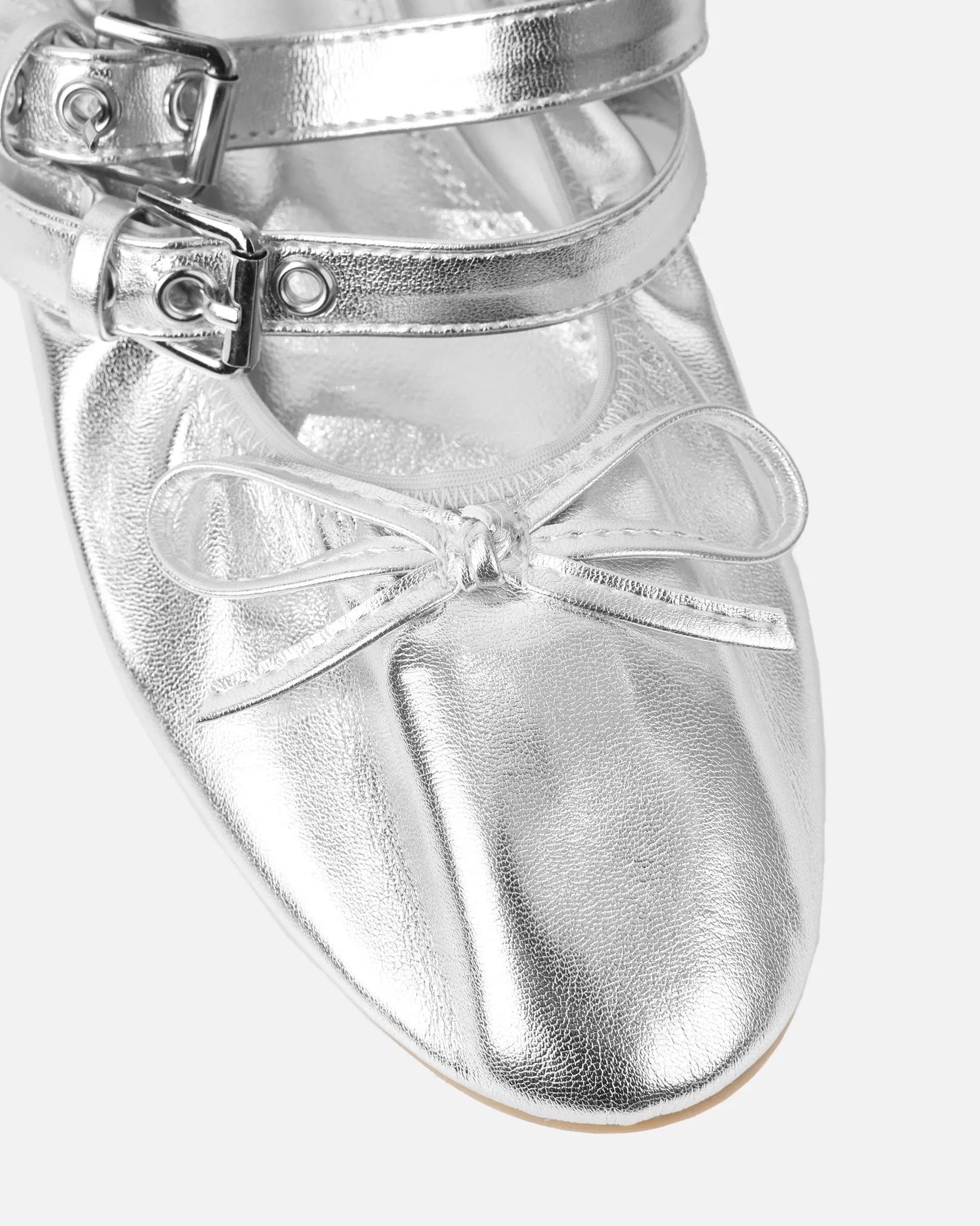 Octavio Silver Metallic Scrunch Ballet Flats sold by Simmi London product image thumbnail 4